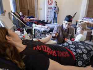 Sokolové při tradičním hromadném odběru darovali 28 litrů krve