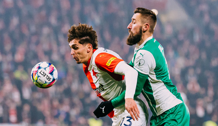 Slavia využila proti Bohemians přesilovku a vyhrála 2:0