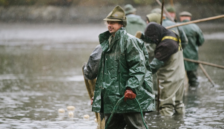 S nástupem jara vyloví rybáři osm pražských rybníků. Součástí výlovů bude i doprovodný program pro děti