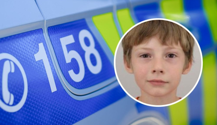 Zoufalá matka hledá svého sedmiletého syna. Policie žádá veřejnost o pomoc