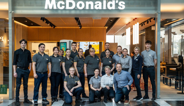 McDonald's otevřel restauraci na největším náměstí u nás