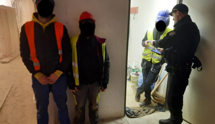 V Liberci probíhala další z kontrol, cizinecká policie se zaměřila na stavbu libereckého bazénu