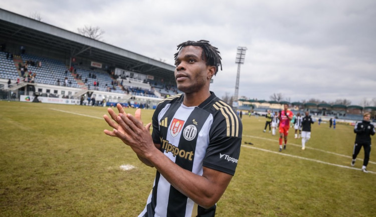 Podpora fanoušků je pro nás klíčová, říká Elvis Isaac