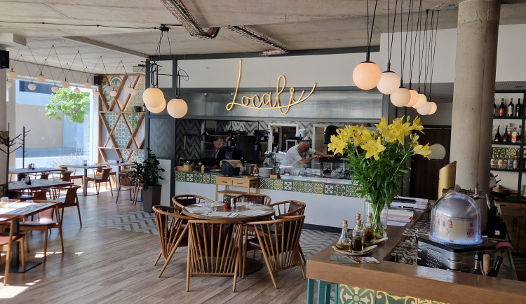 Opravdová neapolská pizza jen pár minut od Prahy? Restaurace Locale si na autentické chuti Itálie zakládá