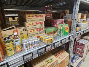 Boty i energetické nápoje. Celníci zabavili tisíce padělků za 160 milionů