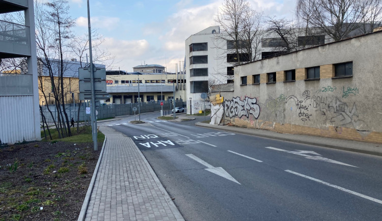Náchodská ulice, která svádí v Liberci dopravu od Fügnerovy ulice do ulice Dr. Milady Horákové, je opět otevřená