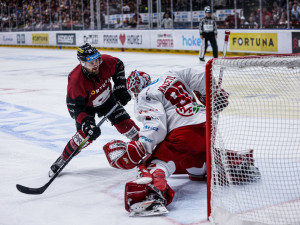 Sparta vyřadila Třinec ve čtvrtfinále, o jejím semifinálovém soupeři se teprve rozhodne