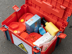 VIDEO: Strážníci našli sto stříkaček během jediného dne. Problém nelze zcela odstranit, říká primátor