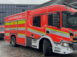 Při požáru bytu ve Strašnicích zemřel člověk, tři lidé se evakuovali