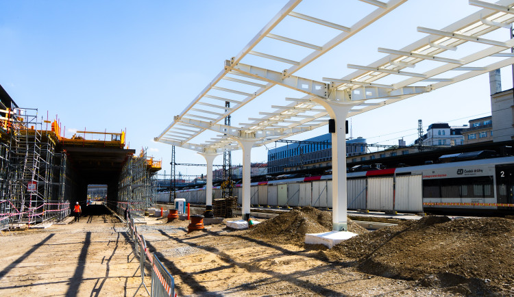 Na Masarykově nádraží v Praze vzniká nové nástupiště, cena modernizace vzrostla