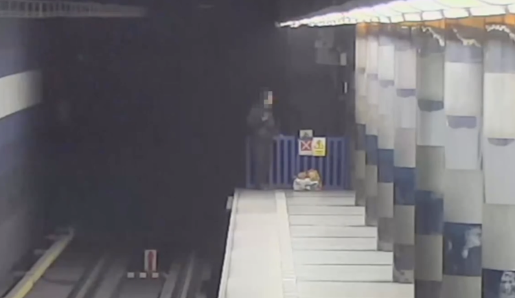 Mladík se trápil kvůli rozchodu.