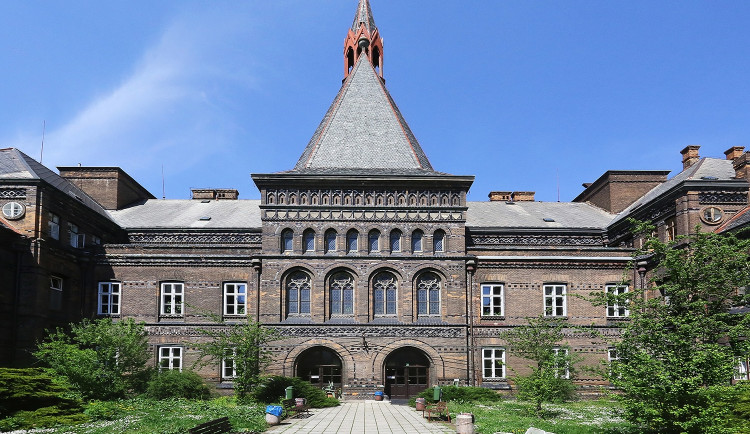 Porodnice u Apolináře slouží už 150 let.