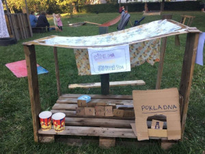 Trojka znovu otevře dobrodružné hřiště, kde si děti pod dozorem lektorů budou moci postavit bunkr nebo domeček