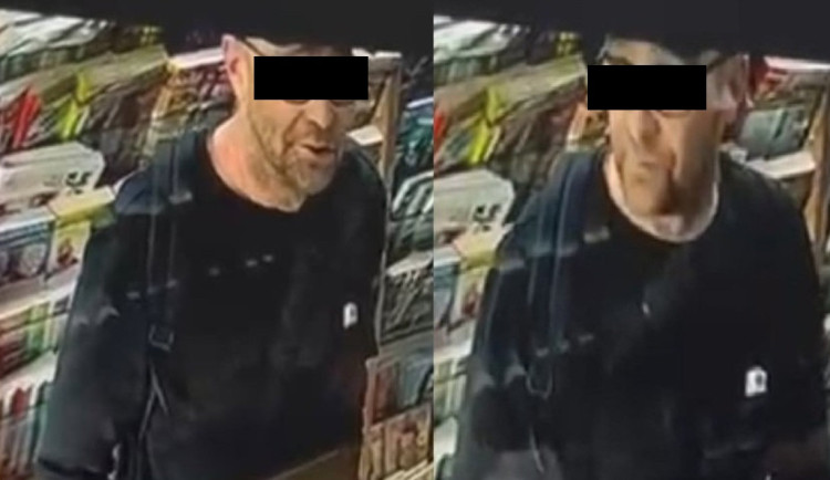 Policie už zná totožnost muže, který měl osmkrát vybrat peníze z cizí karty