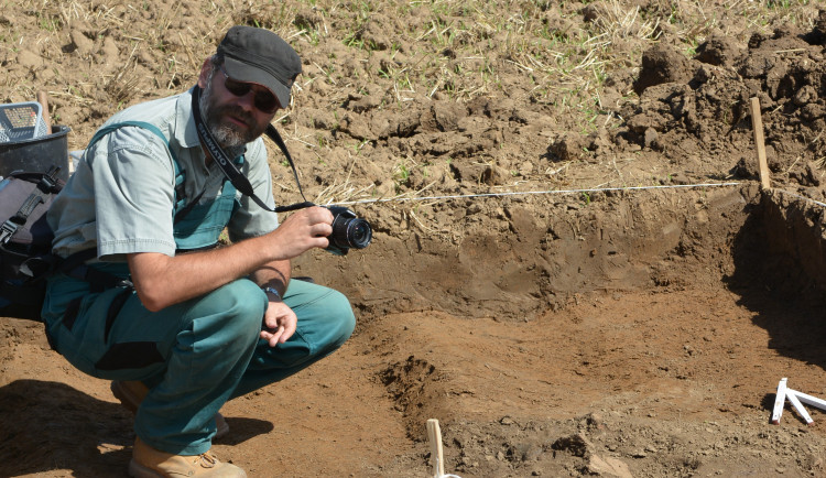 Od pravěku po totalitu. Archeolog Ondřej Chvojka popisuje tajemství ukrytá v zemi