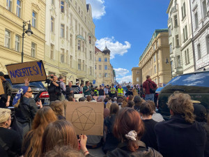 Prahu dnes ovládly akce spojené s potratovou tematikou, v akci je i antikonfliktní tým