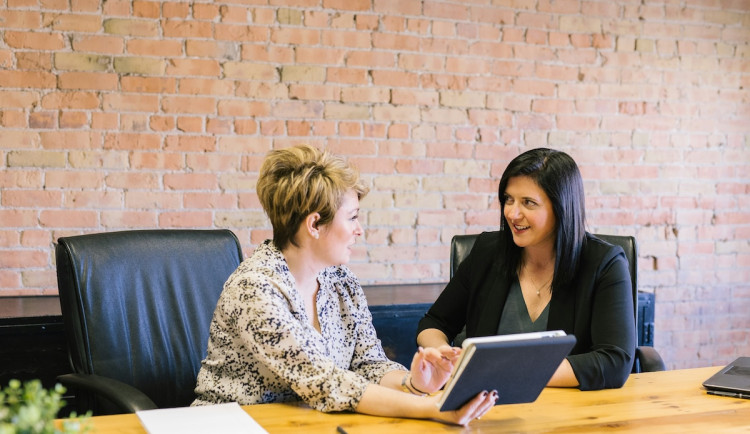 Práci chcete vy – ale i dalších 80 lidí. Jak v životopise zazářit a nepropadnout se do průměru?