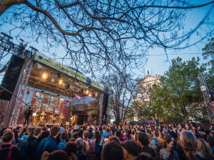 Karlovo náměstí v Praze dnes rozezní festival Mladí Ladí Jazz Open Air
