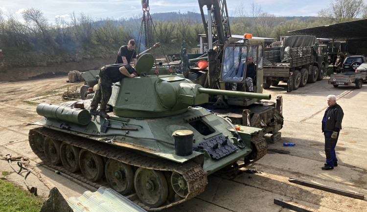 Utajený hrdina znovu ožívá. V muzeu vzniká tank jako pocta generálu Buršíkovi