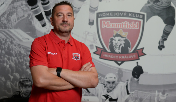 Tomáš Hamara míří z Hradce do Tábora, hokejový Mountfield musí řešit změny