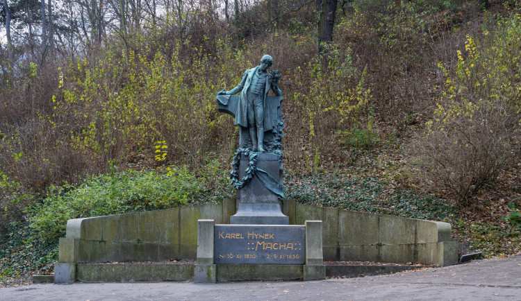 Oprava sochy vyšla na čtvrt milionu.