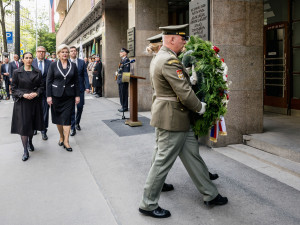 Politici i zástupci armády a policie si u Rozhlasu připomněli začátek Pražského povstání