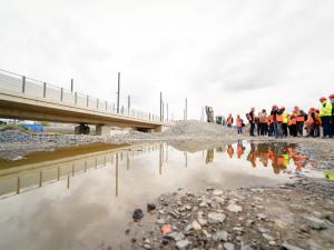 FOTOGALERIE: Trať mezi Bubny a Výstavištěm bude v provozu v srpnu, stanice dokončují