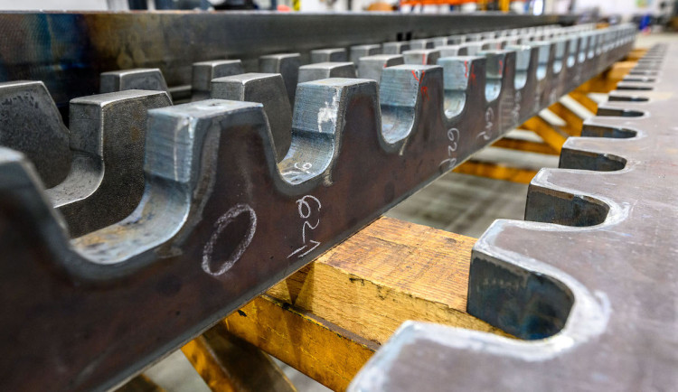 Obnovu unikátní ozubnicové trati v Jizerských horách zajistí Pražská strojírna