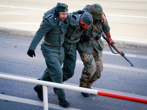FOTOGALERIE: Tanky i plamenomety. Do ulic Prahy se v rekonstrukci vrátily boje z konce války