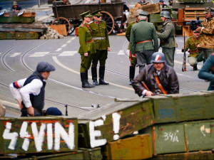 FOTOGALERIE: Tanky i plamenomety. Do ulic Prahy se v rekonstrukci vrátily boje z konce války