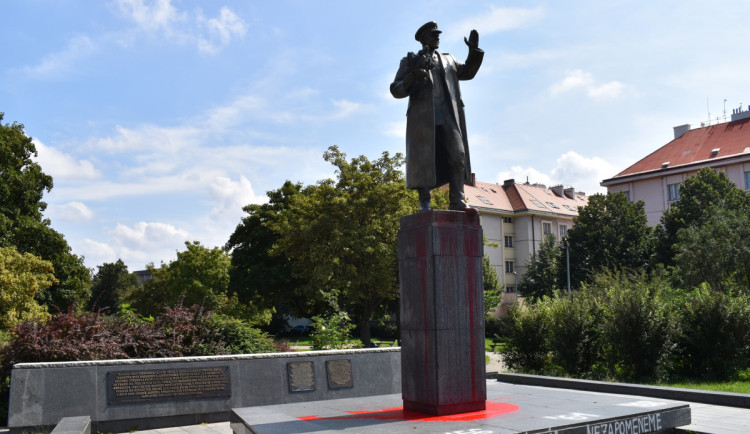 Památník Koněva není podle ministerstva válečným hrobem, Rusko na něj nemá nárok