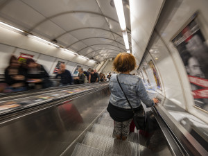 Seniorka se ztratila manželovi v metru, po několika hodinách ji našli o pět stanic dál