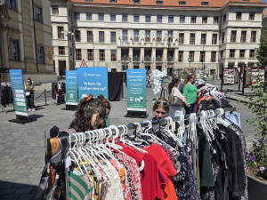 Nový web projektu Obleč Prahu zjednoduší Pražanům třídění oblečení