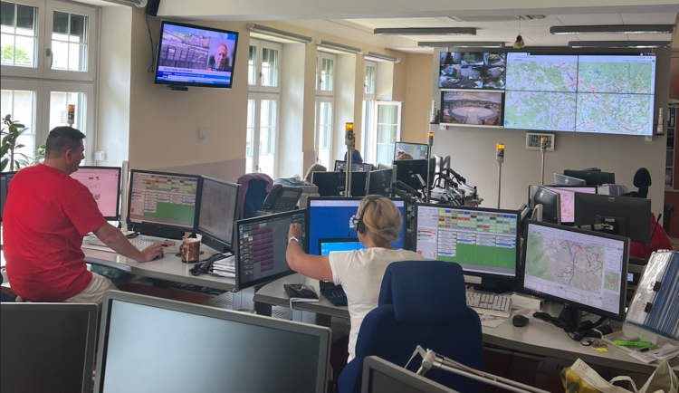 Je Den linky 155. Operátoři liberecké záchranky na ní loni přijali 80 460 hovorů