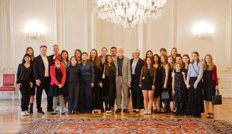 Prezidentský pár přijal na Hradě děti z dětských domovů, které hrály ve filmu Amerikánka