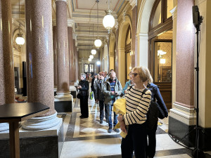 FOTOGALERIE: Na poslední rozloučení s Bartoškou se v Rudolfinu stála fronta