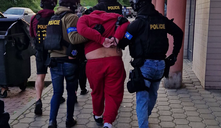 Skupinu zadrželi ve Vysočanech.