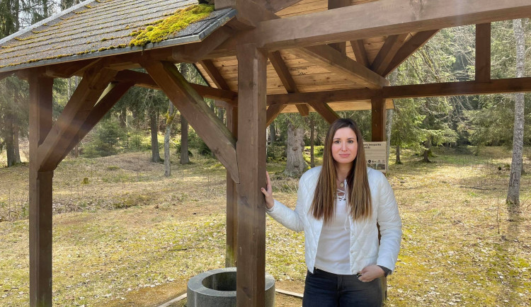 Prameny se zotavují z dluhové pasti. Obec šetří a věří v budoucnost bez dluhů