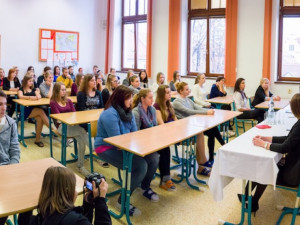 Na zvyšování kapacit pražských středních škol je podle experta pozdě, nabídka nestačí