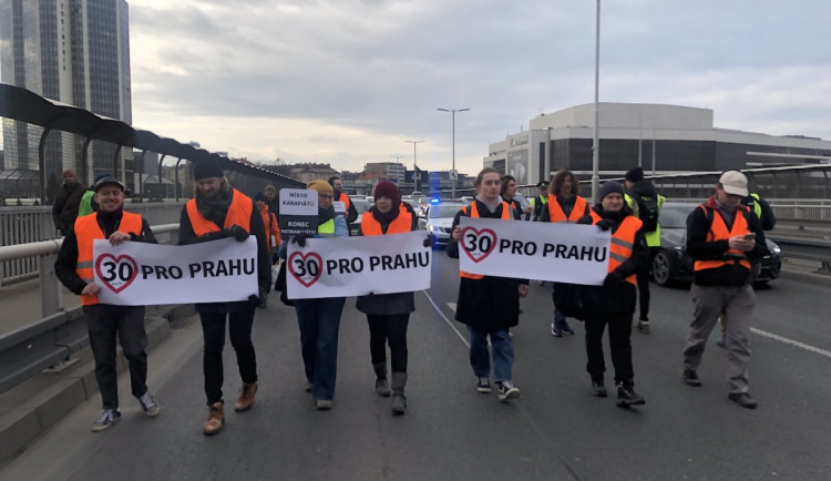 Hnutí Poslední generace žaluje Prahu, nedělá podle nich dost pro ochranu klimatu