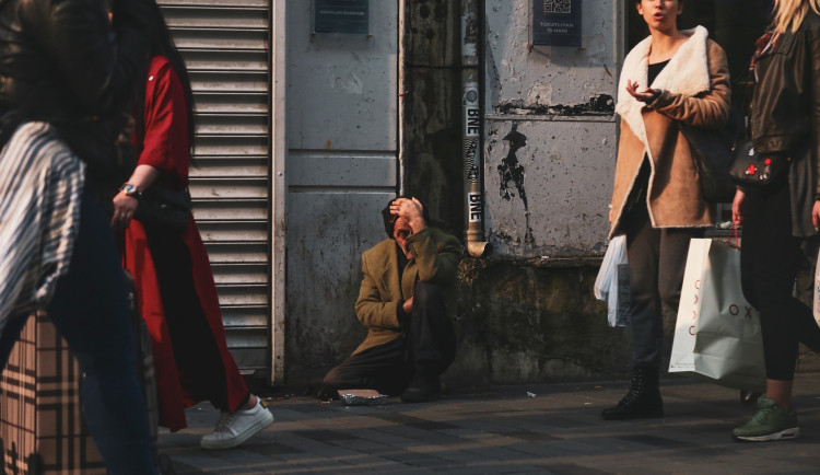 Okamžitá pomoc pro lidi v nouzi. Jablonec zřizuje Fond sociální pomoci