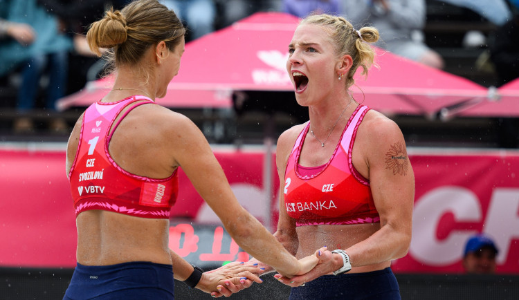 Turnaj J&T Banka Ostrava Beach Pro už je v plném proudu, do bojů zasáhli i Češi