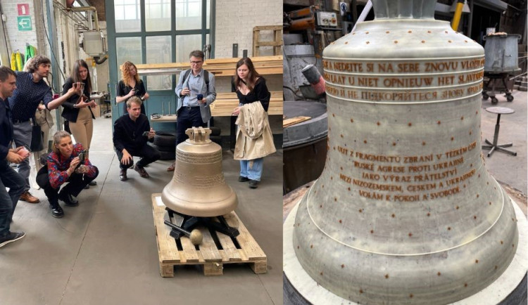 Pražský kostel získá zvon z nábojnic a rakety použitých na Ukrajině