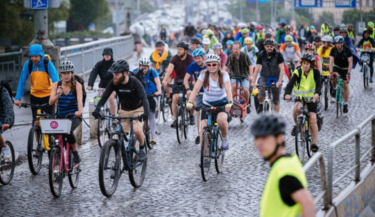 Hromadná cyklojízda připomene Světový den kola a upozorní na bezpečnost cyklistů v Praze