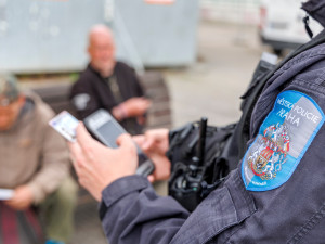 Strážníci dostanou nové svetry, Praha vypíše veřejnou zakázku