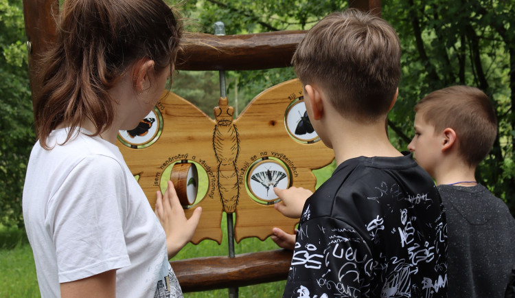 Praha 12 má novou naučnou stezku.