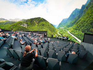 FOTO: Pražské planetárium má novou kopuli. Filmy o vesmíru lidé uvidí v 3D iluzi