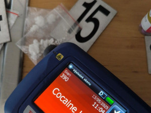 VIDEO: Manažeři si přivydělávali prodejem drog, nabízeli kokain i anabolika