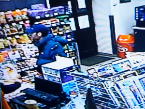 Zákazník pořezal prodavače večerky, pohádali se při placení