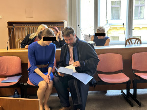 Za vraždu vůdce sekty dostala zubařka 12 let vězení, tělocvikářka o rok víc